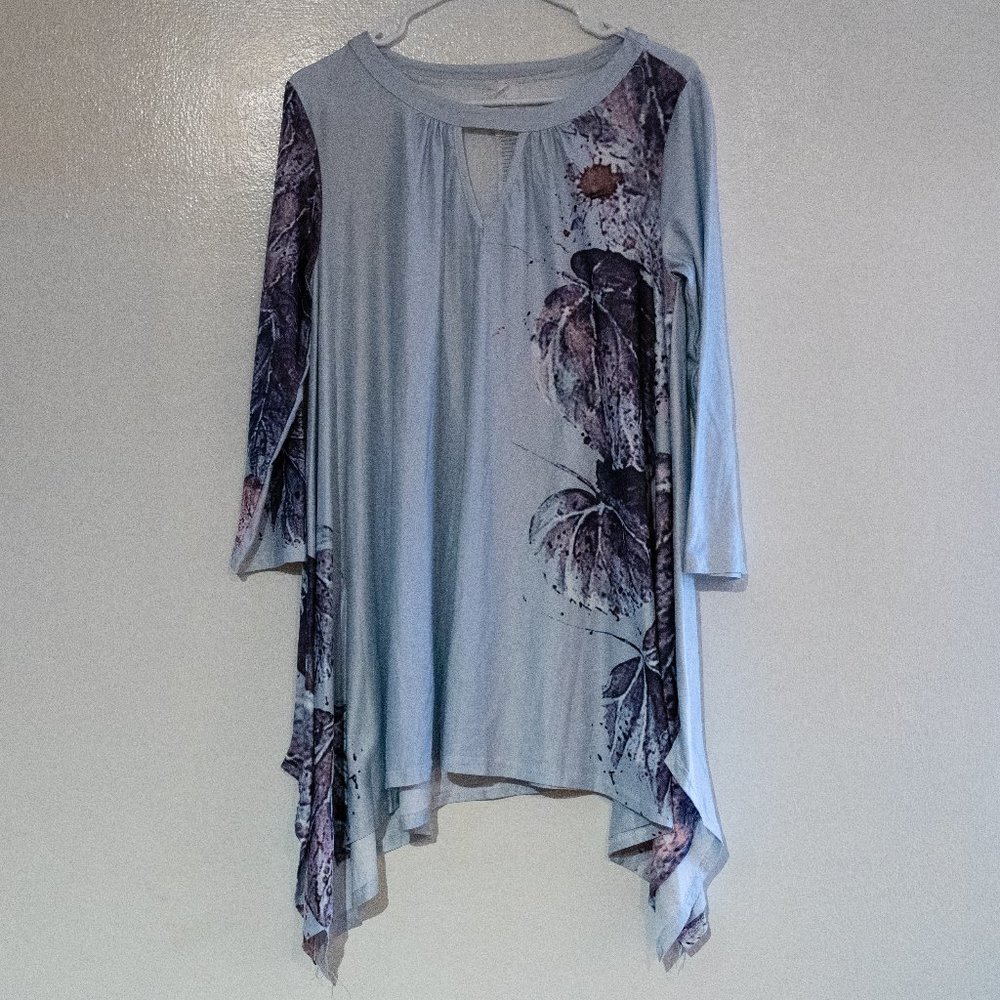 🦋 $5 bundle with any other item! NWOT Tunic top!